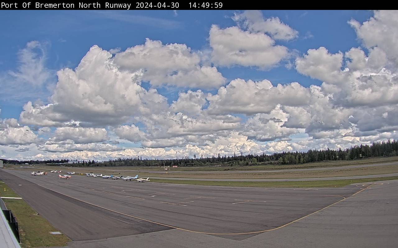 Webcam of North Runway at Airport Conditions