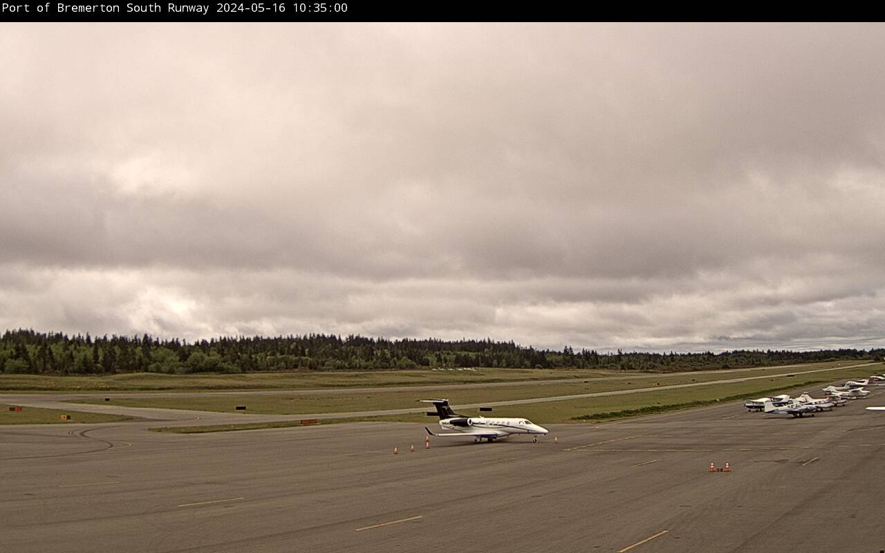 Webcam of South Runway at Airport Conditions
